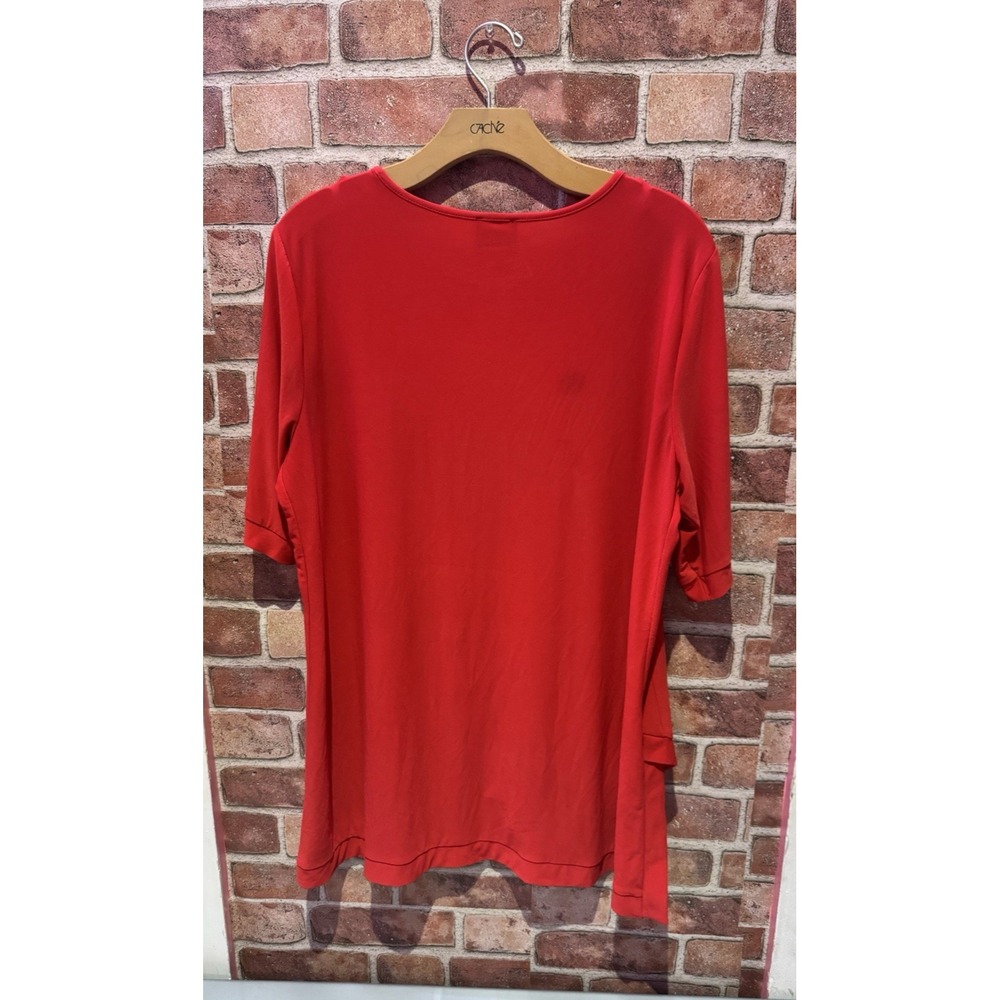 Coco Blanco Basic Top Women's Size L Solid Ruby Red Loose Fit Casual Round Neck - Picture 2 of 4